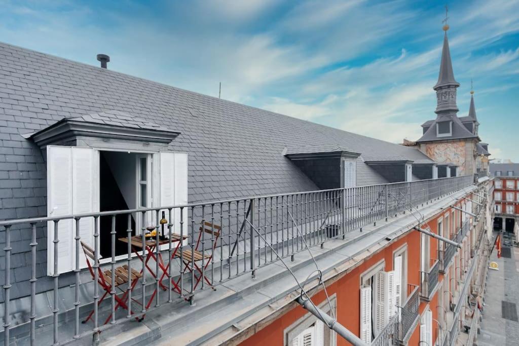Yoomi Homes Plaza Mayor Madrid Bagian luar foto